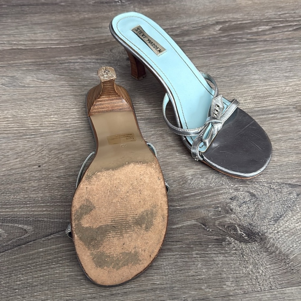 Very Loved Steve Madden Kitten Heel Sandals - Picture 2 of 2